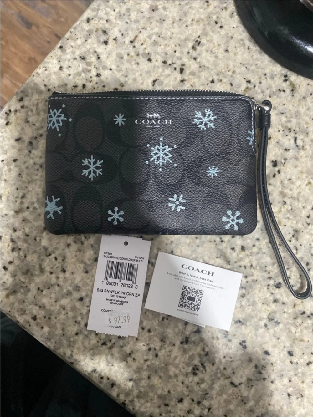 Coach CF286 Signature Canvas with Snowflake Print Corner Zip Wristlet NWT rtl$93